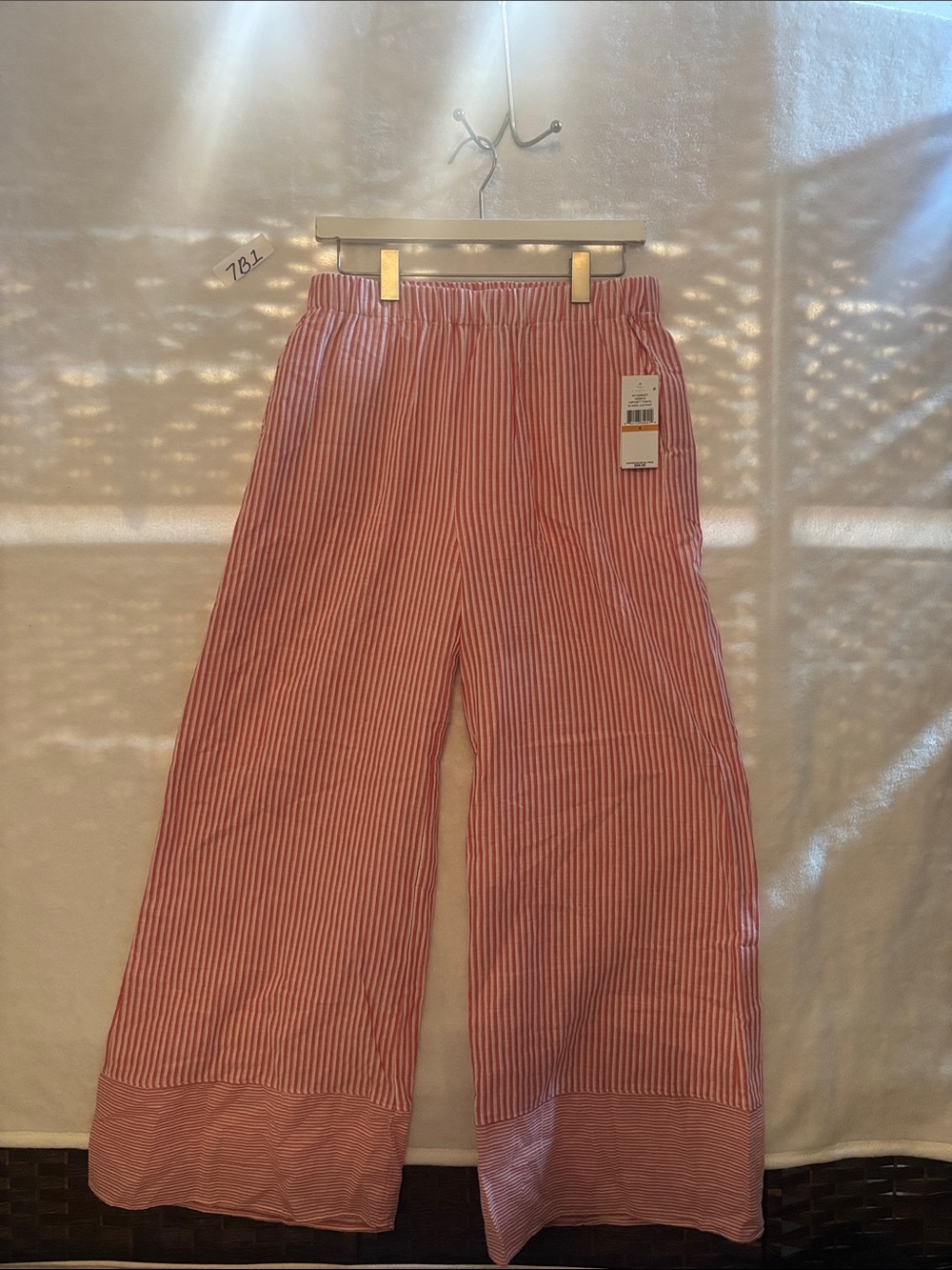 Single thread small NWT pants